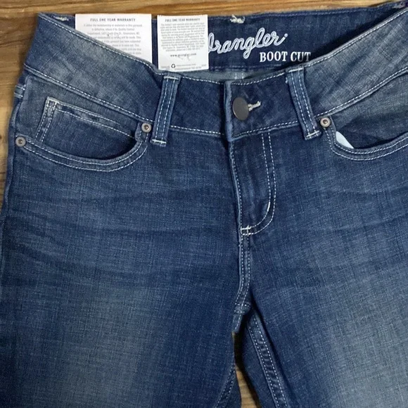 Wrangler Women’s Premium Denim Bootcut Jeans - Picture 3 of 6